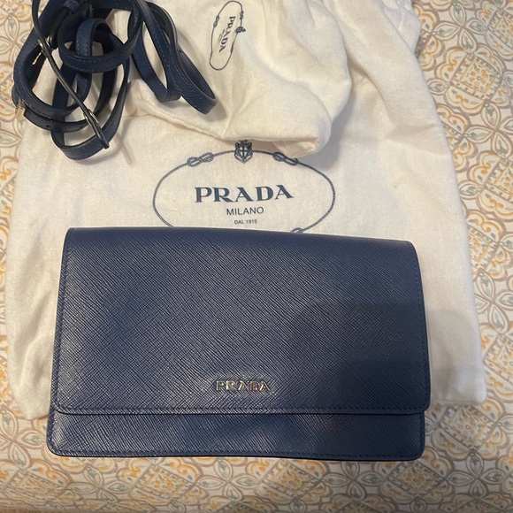 Prada evening bag with shoulder strap - Picture 2 of 3